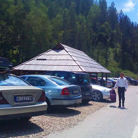 Etno Selo Zlatiborska Jezera Couette-café